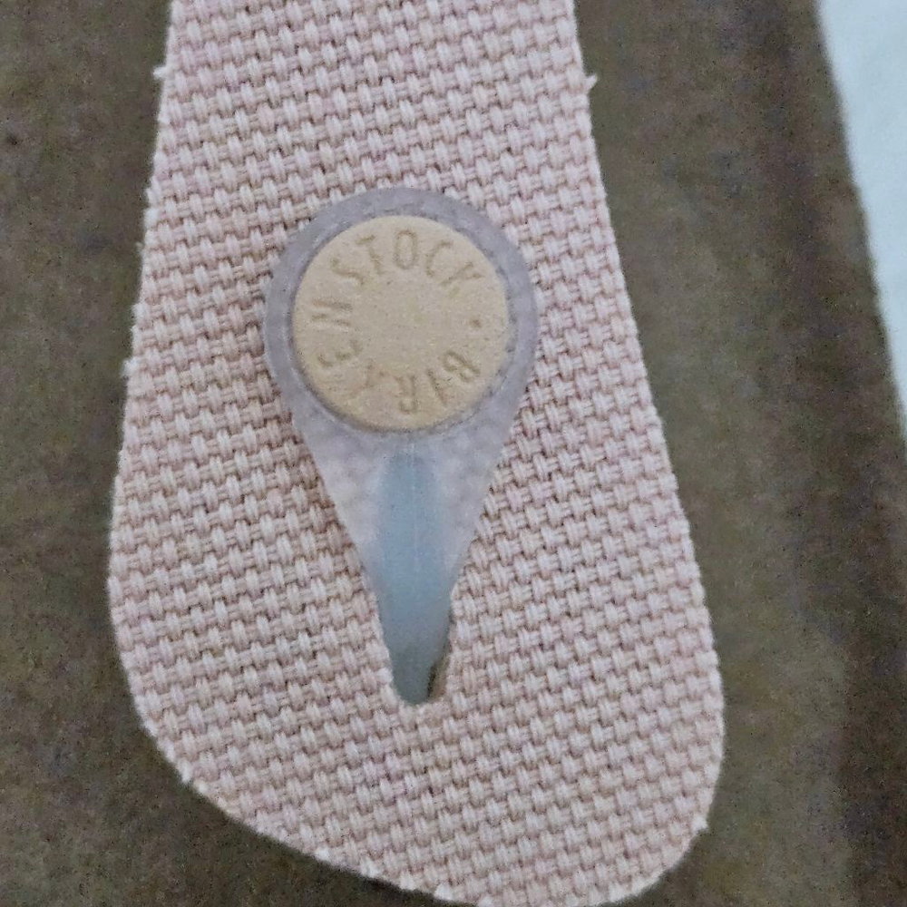 NWT BIRKENSTOCK Gizeh Rivet Vegan Soft Pink Women's Sz 12 - Picture 7 of 8